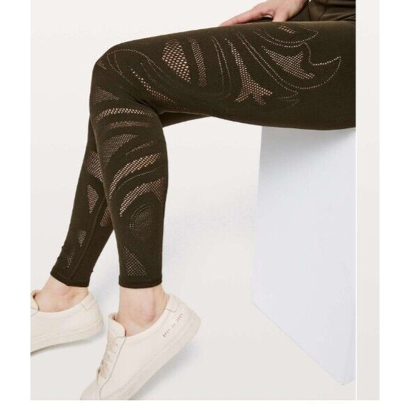 Lululemon‎ Reveal Tight En Avante 26" Olive Green Size 4 - Picture 5 of 13